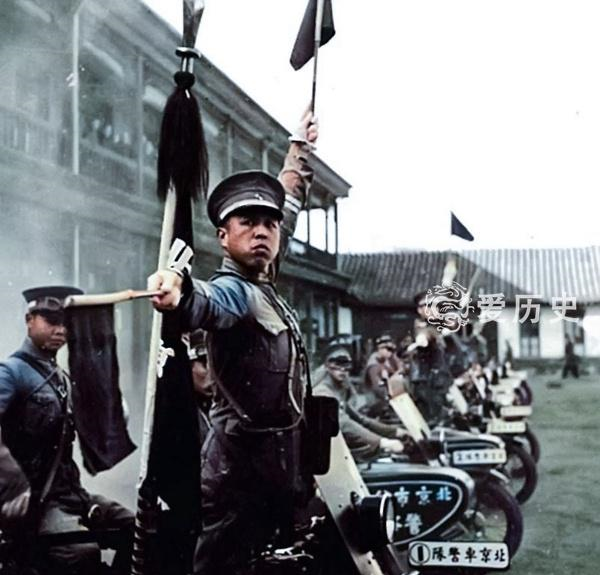 除了加强对伪军和特务机关的控制,还扶持伪政府组建伪警察加强对北京