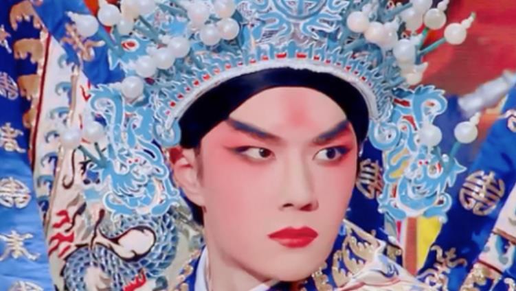 王一博京剧造型帅翻全网,全新装扮受夸赞,却被批糟蹋国粹