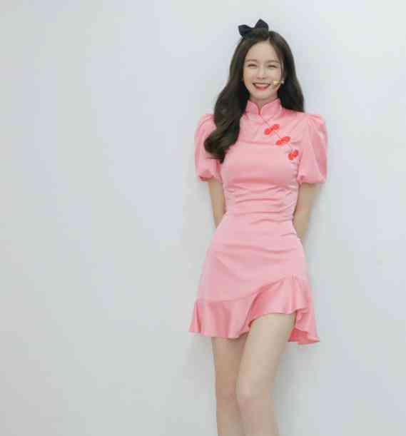 沈梦辰,杨幂同穿粉色旗袍,不同身高效果大不相同