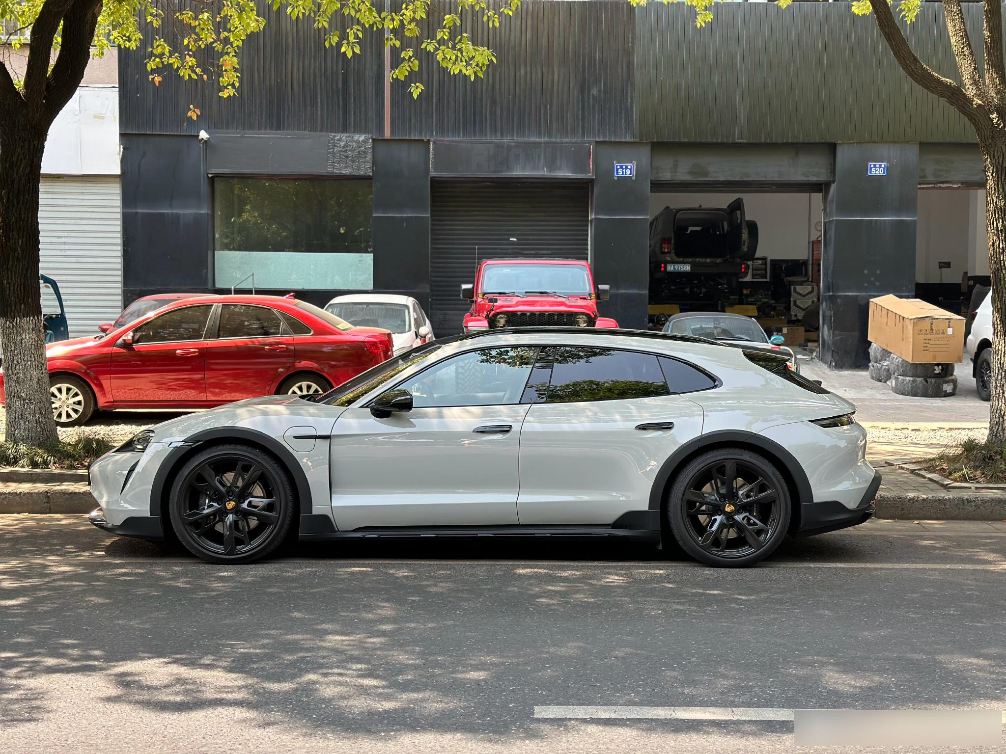 保时捷taycan猎装版欣赏