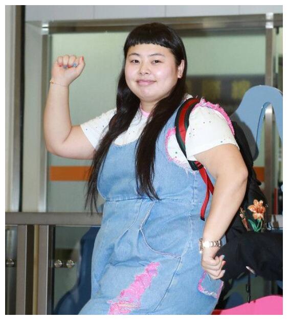 反而非常的自傲,都说自傲的女生非常美,看完她的照片不得不说她真的