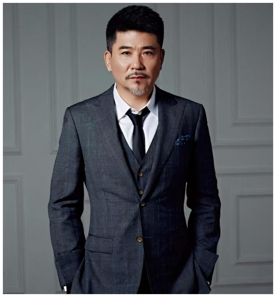 孙淳与患病妻子相伴35年64岁无子女花60万克隆爱犬