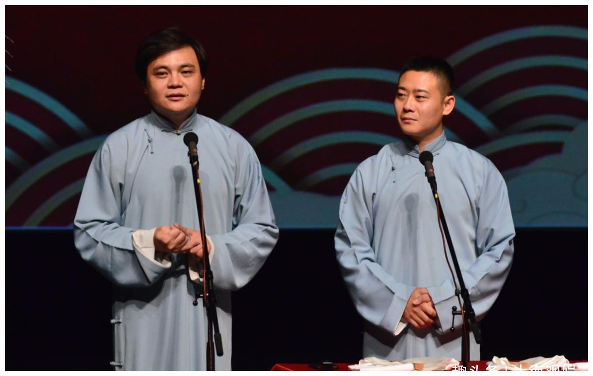 高峰栾云平重返相声舞台,德云社开箱了?其实只是一次圆梦之旅|幸福来