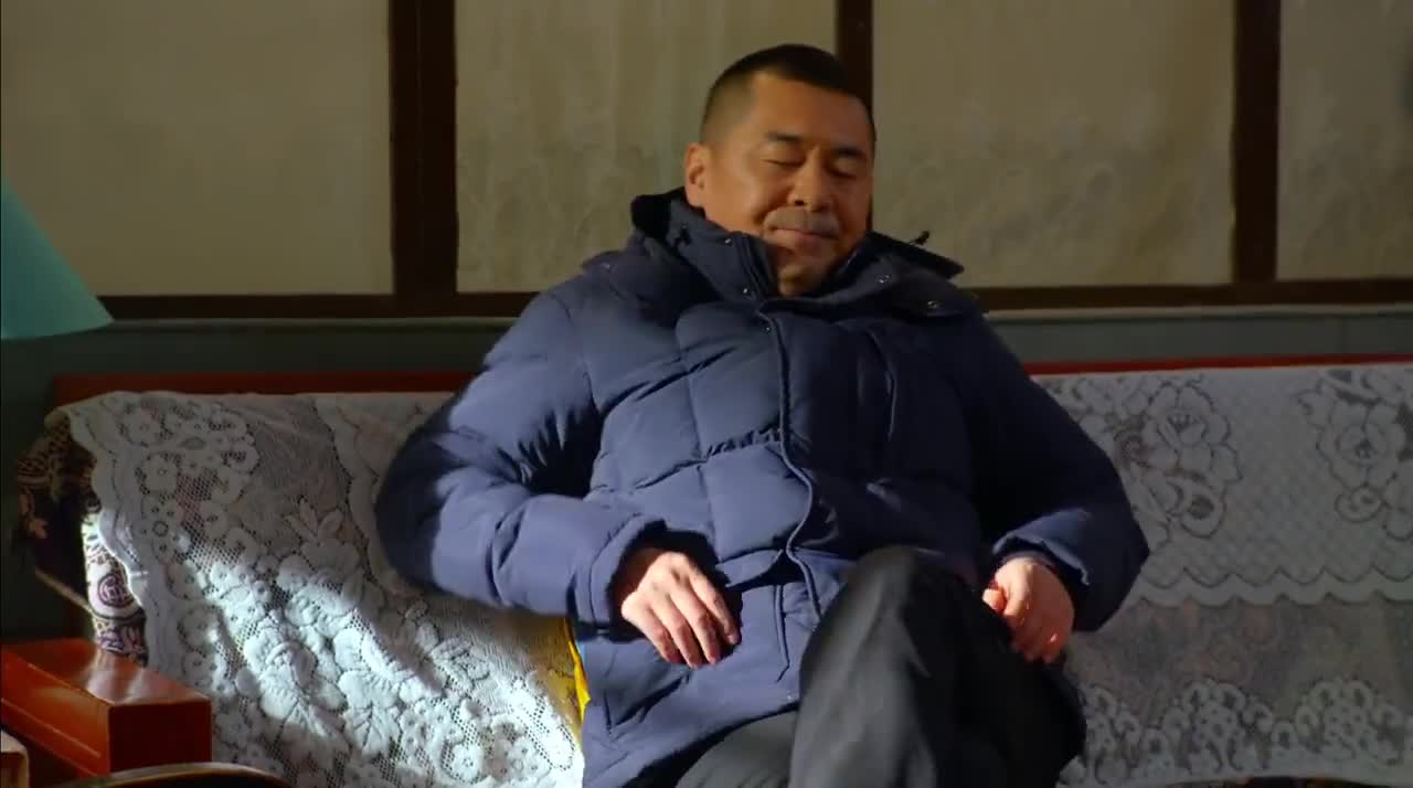 陈建斌系列大爷来家里闹事马国梁却很淡定坐在沙发上