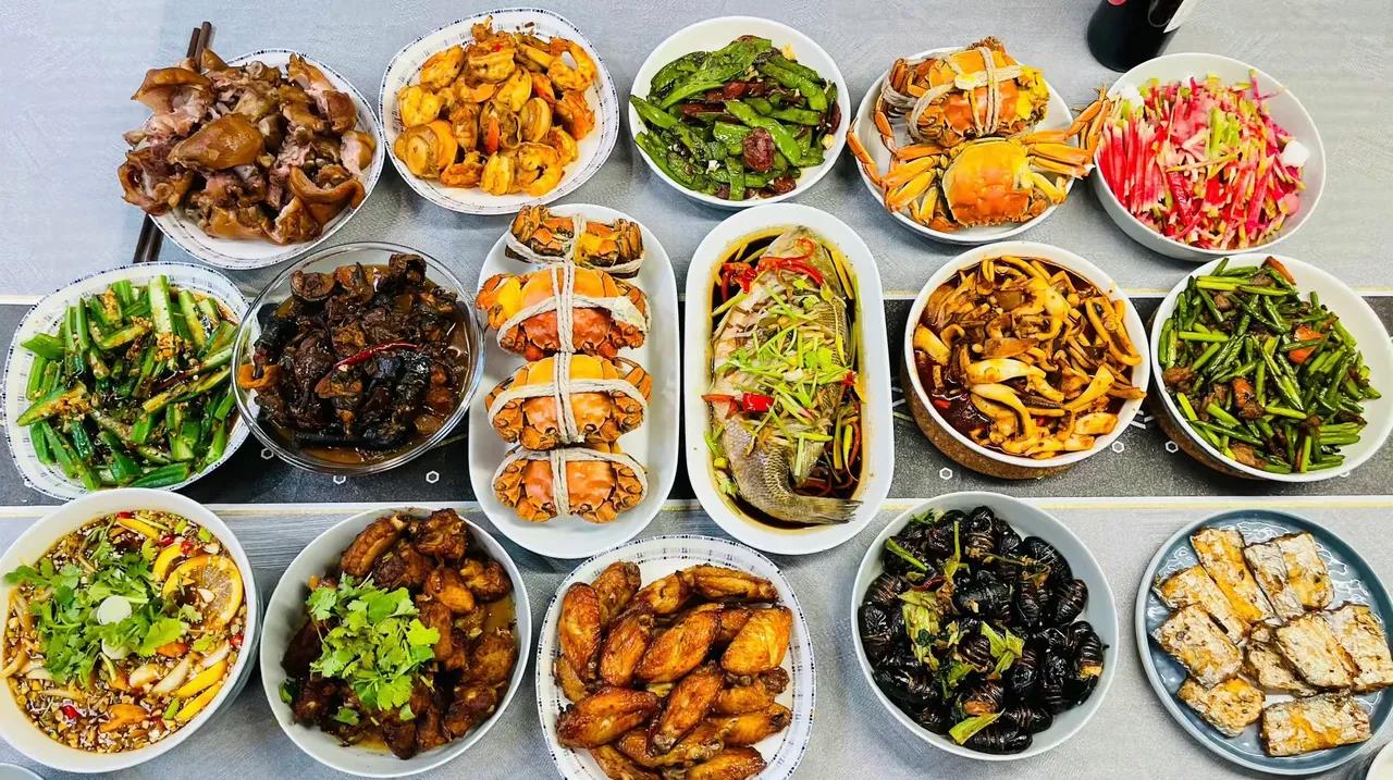 春天网友带女朋友回家晒家宴家家丰盛又美味最后一桌最豪华