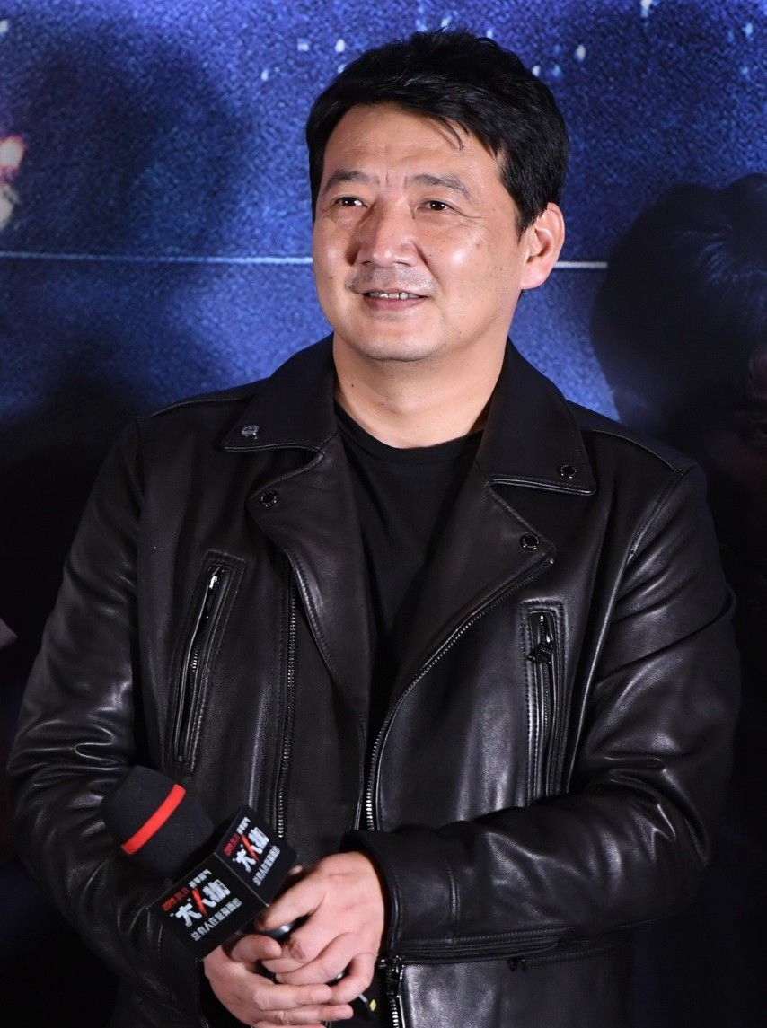 男神王砚辉气质非凡,独特的穿搭风格,帅呆了!