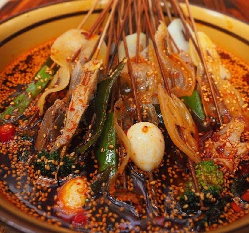 炎热夏天就来钵钵鸡,味足汁满,小伙伴都去摆摊了