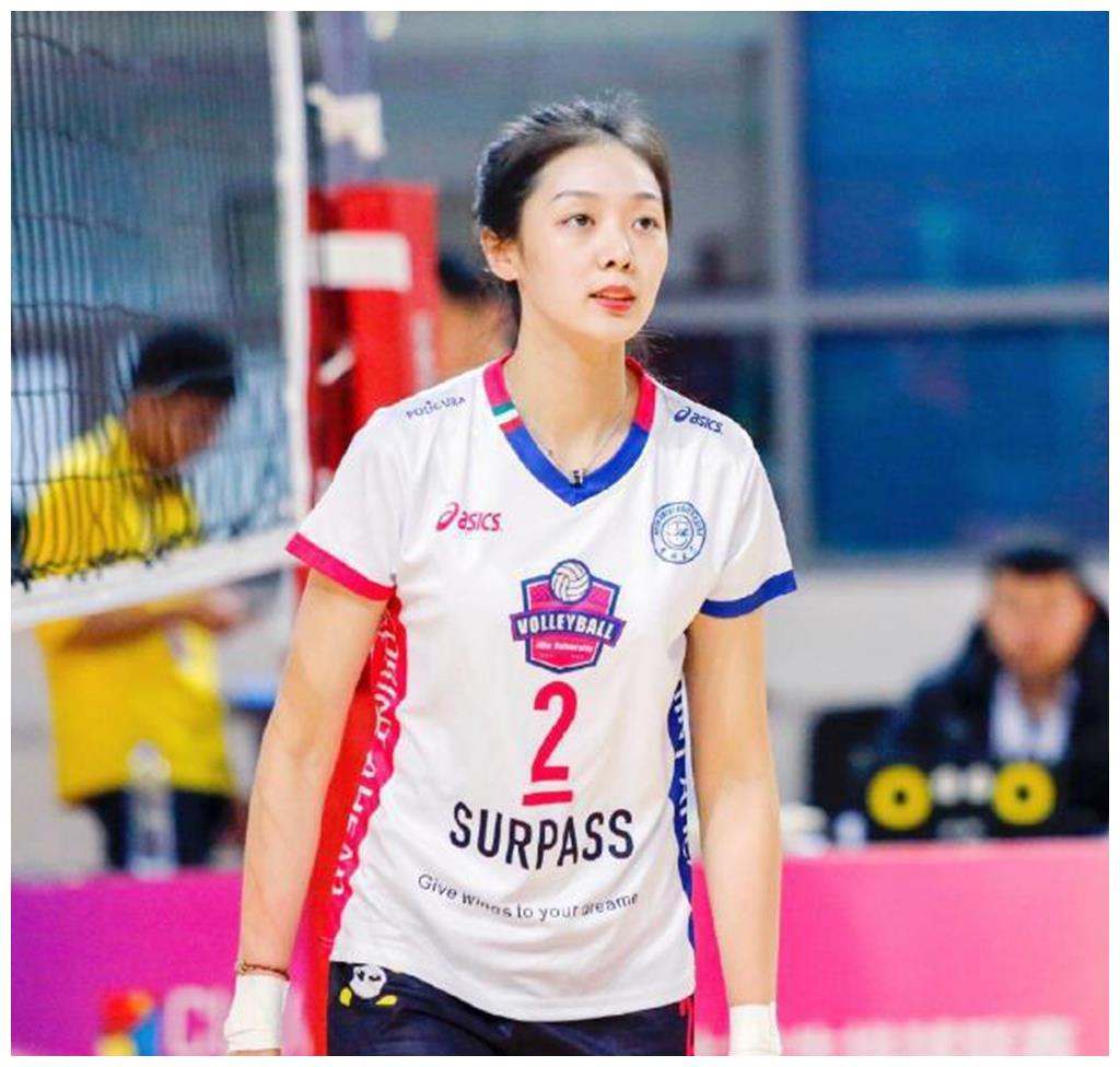 曾被郎平器重的排球女神却因伤19岁退役男友也是排球小将