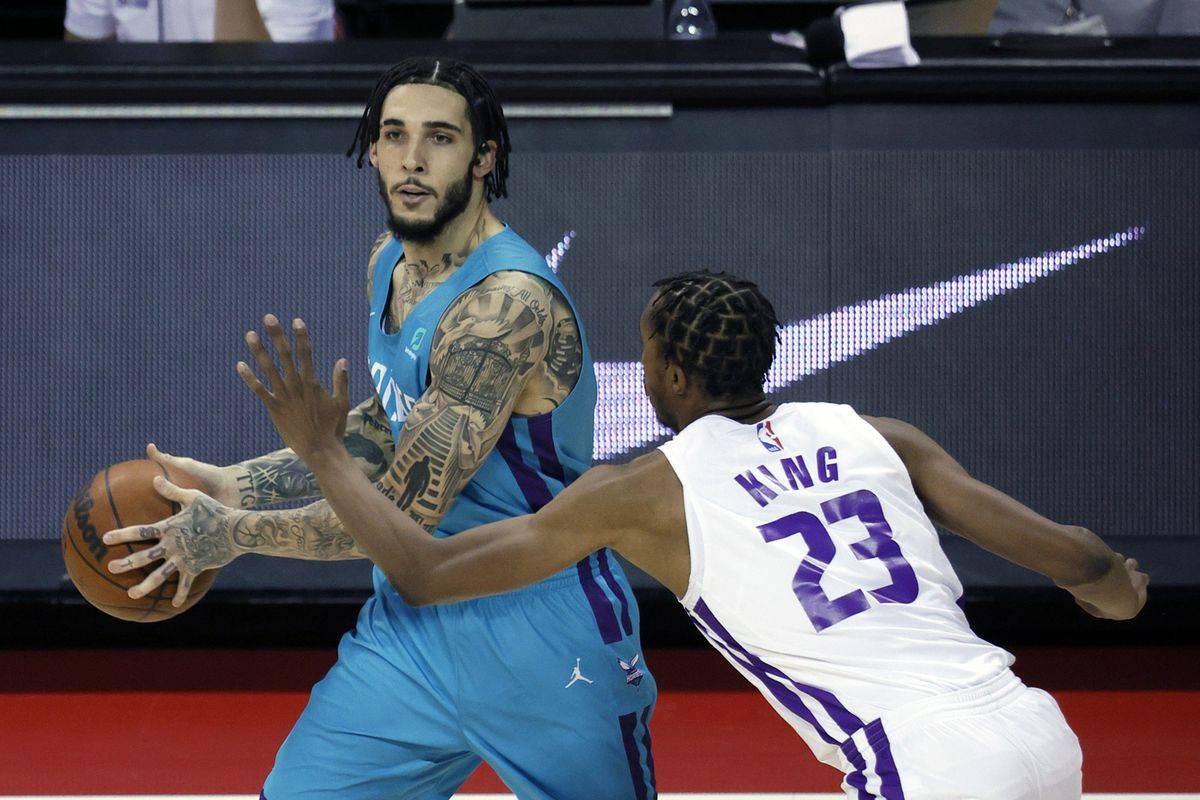 名记曝二球留守黄蜂前景先签临时合同打发展联盟