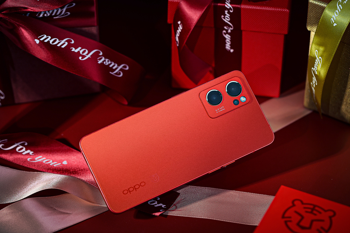 极具质感的正红色opporeno7红丝绒新年版外观图赏