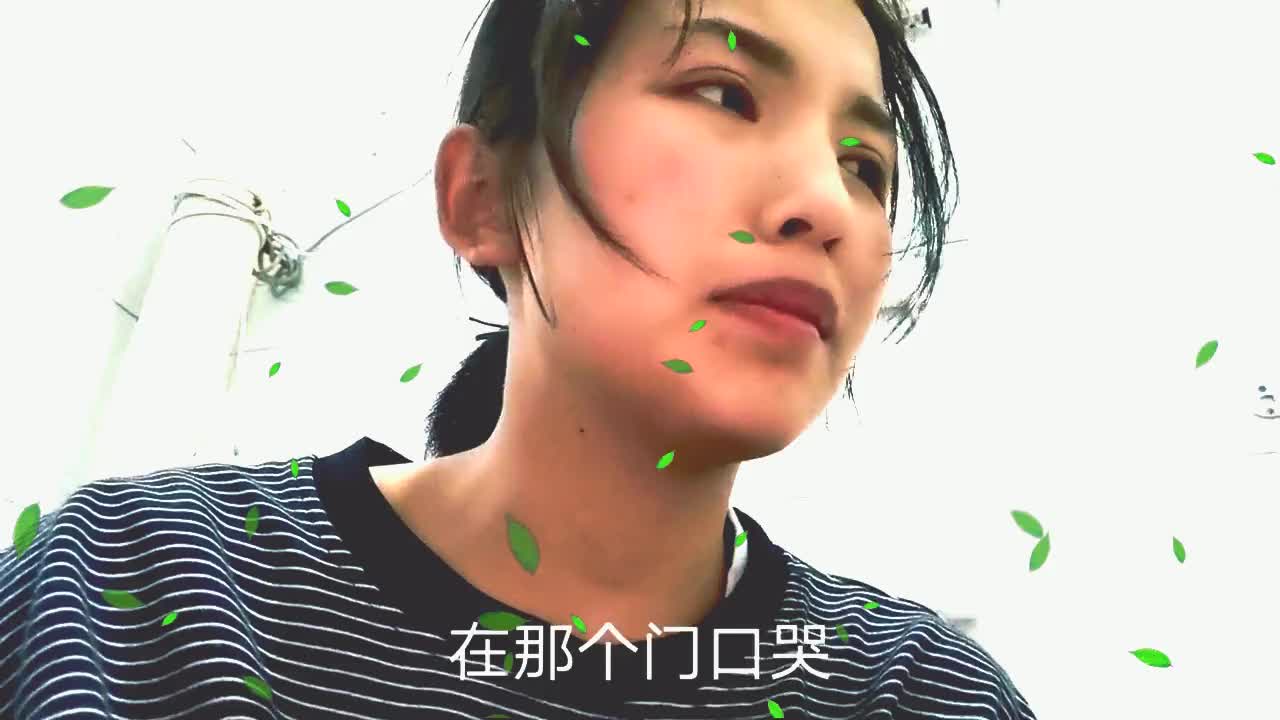 断奶第天,妈妈在洗手间吸残奶,宝宝在门口哭成泪人.