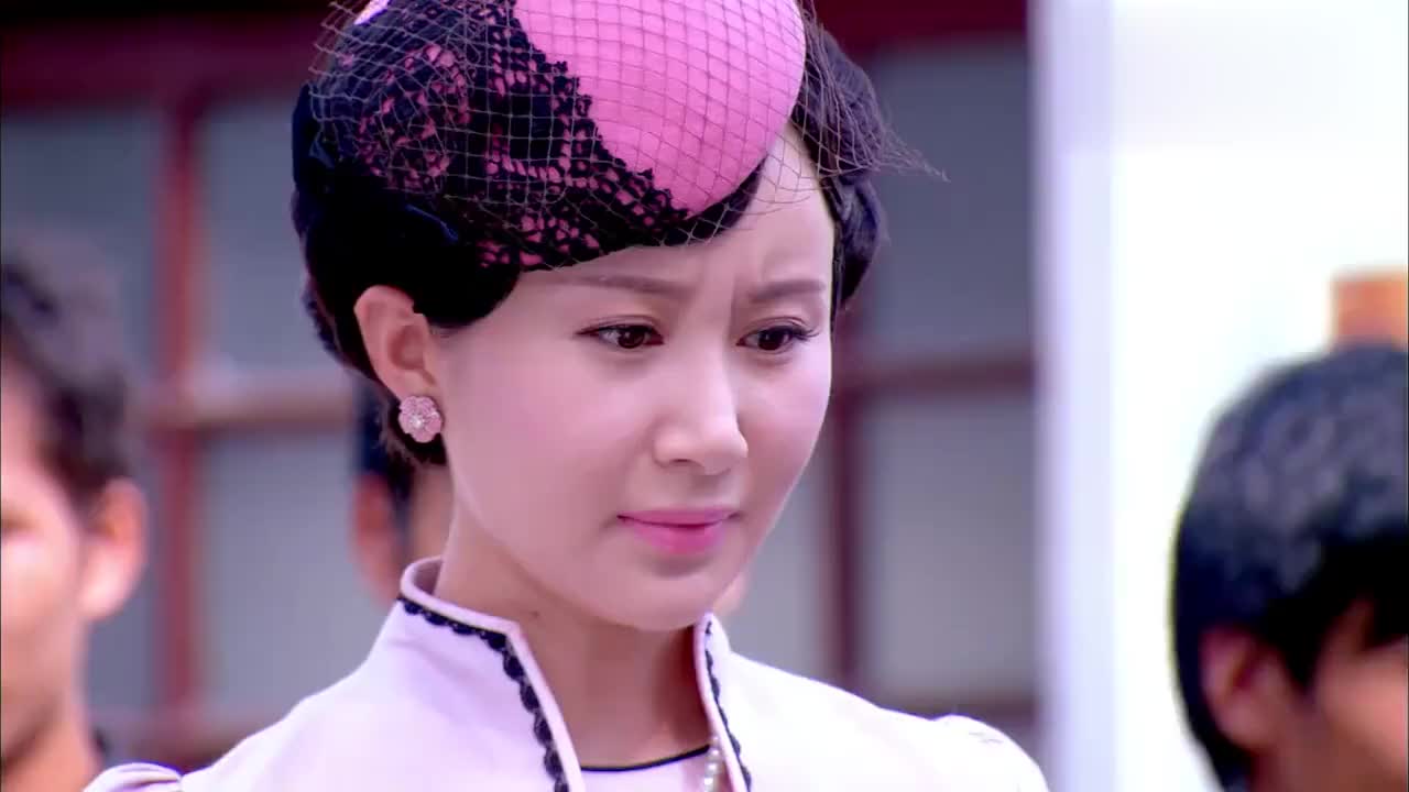 烽火佳人:雪梅看到芸姑给孩子喂养心汤,好