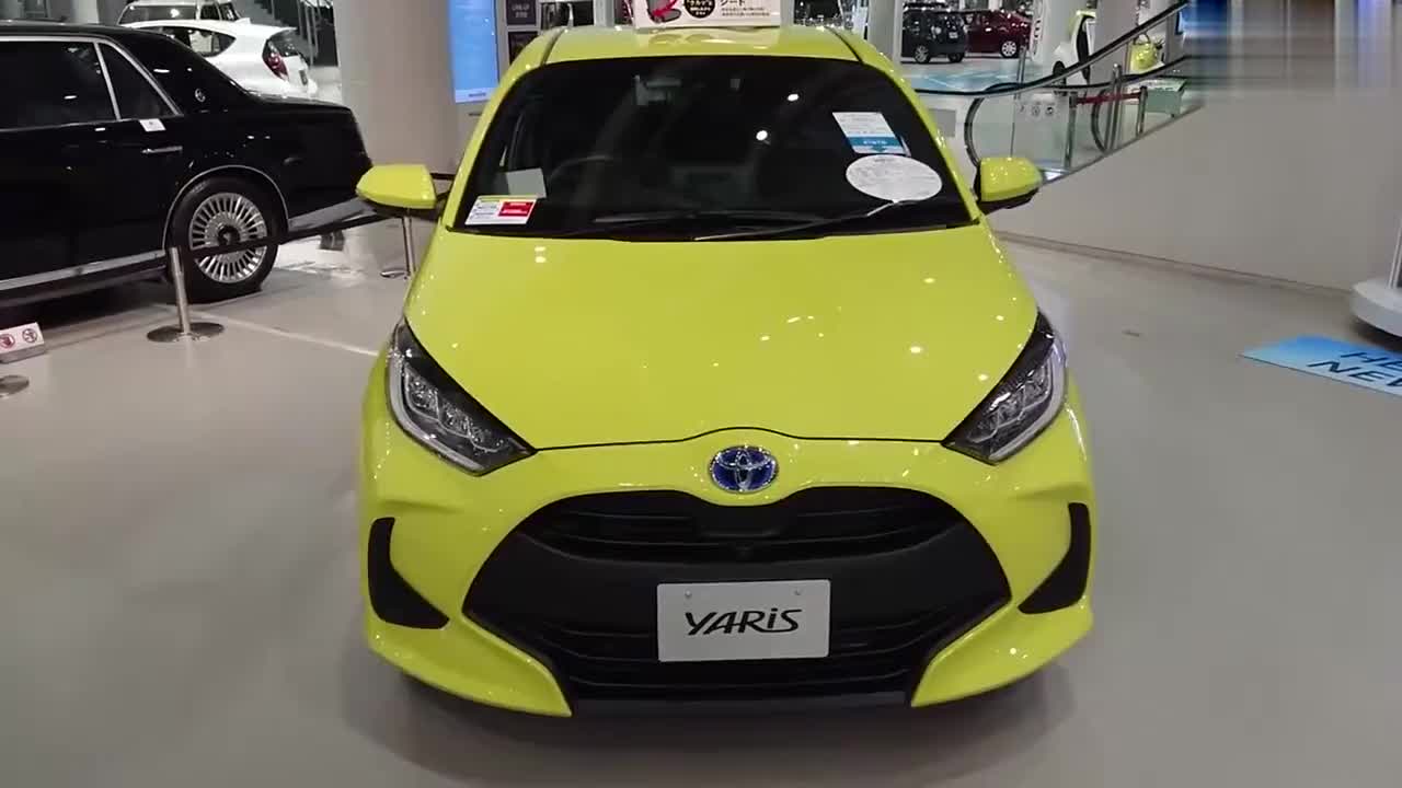 没白等2021款丰田致炫登场转动座椅那刻才知道有多人性化