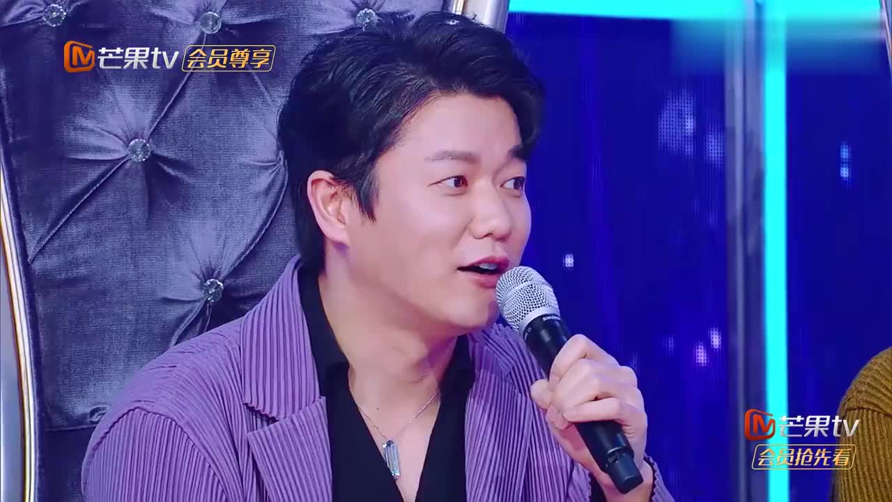 天天向上汪涵说曾毅在凤凰传奇就一个嗯曾毅呦呦就行了