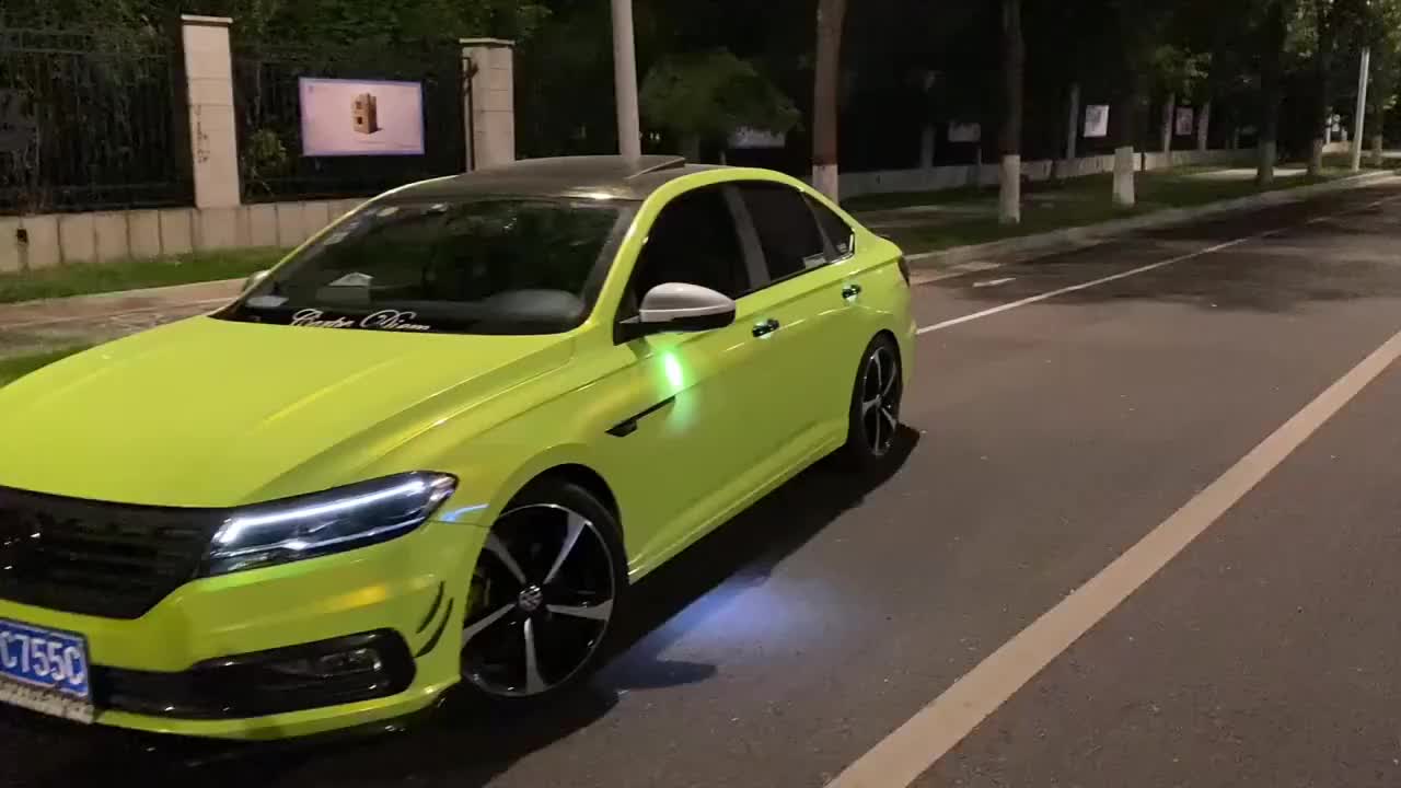 全国首台大众朗逸配刀锋轮毂!