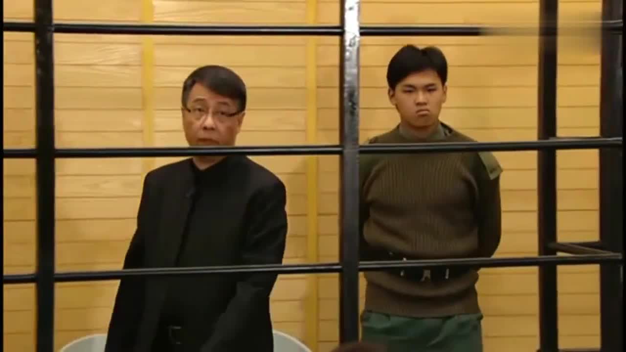 没想到主演告诉导演回去休息 为您推荐: 雷霆扫毒-潘sir够卑鄙,拿弱点