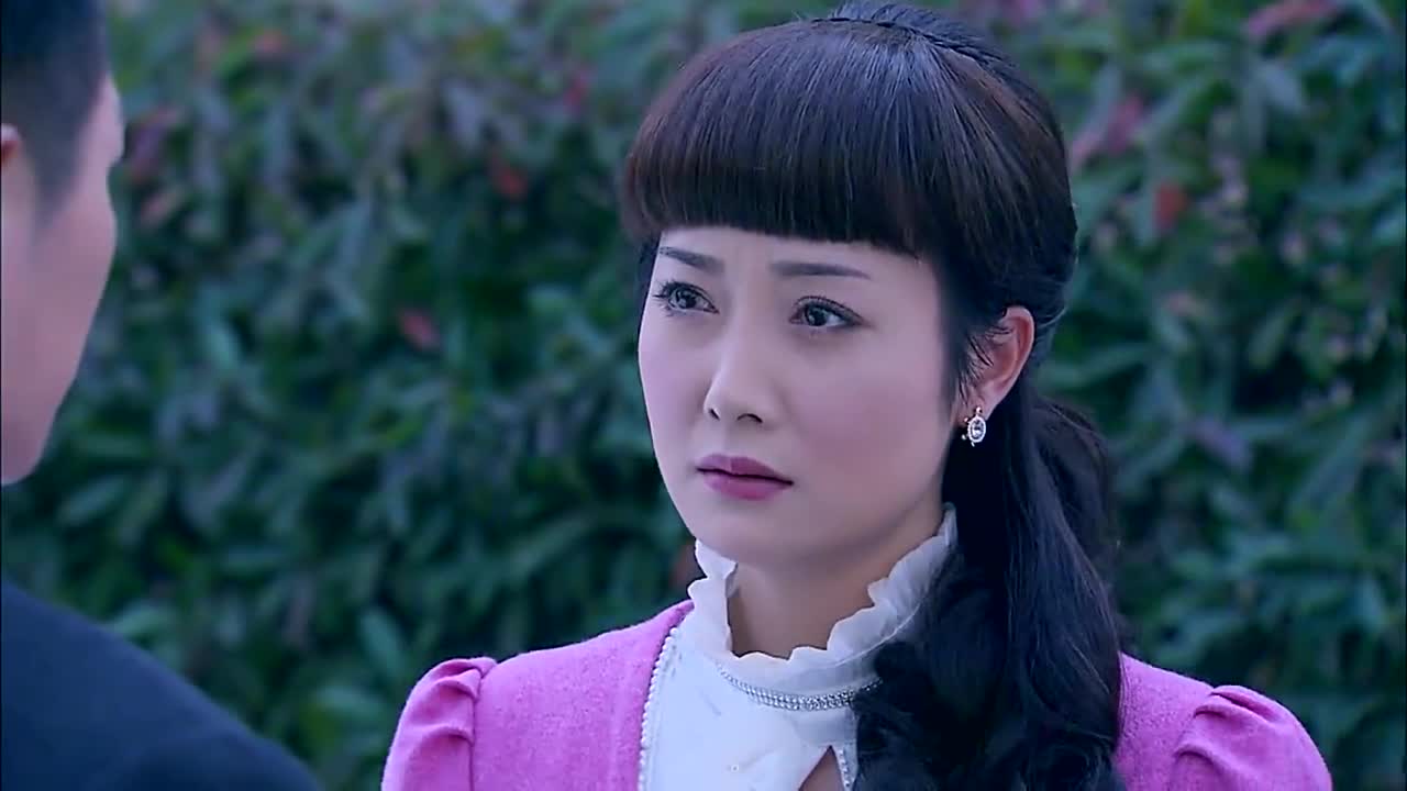 孤胆英雄:红梅发觉假高明,在外面质问他,惹她生气