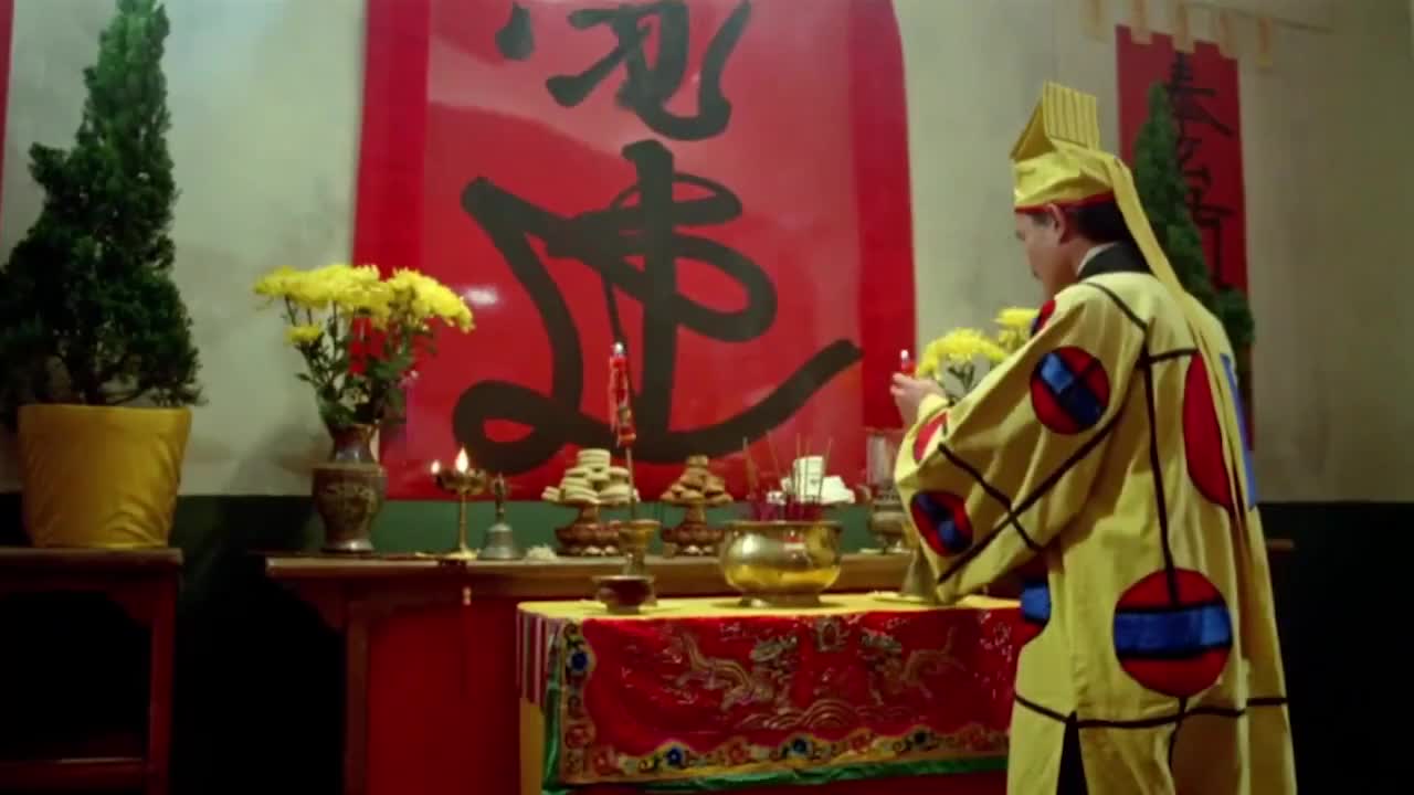 英叔做法事,只能用两个字表示:专业!_新浪新闻