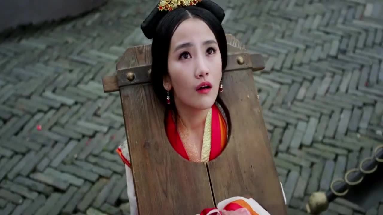 女孩穿越到古代,没想到地点是断头台,她扬天狂飙英文