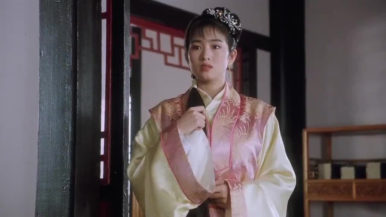 喜剧:星爷被关在柴房里,秋香化身小迷妹,问题实在太多了|喜剧|周星驰