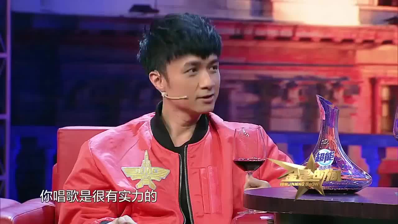 邓超称想息影 为您推荐: 王牌对王牌:赵薇苏有朋古巨基演唱改词版