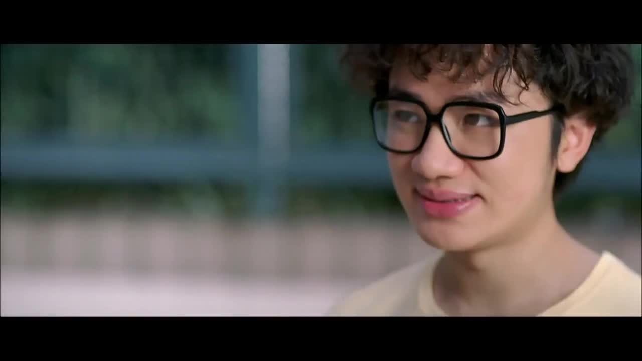 爆笑角斗士:自己没钱交电话费,女朋友说没钱就去找龟苓膏学啊