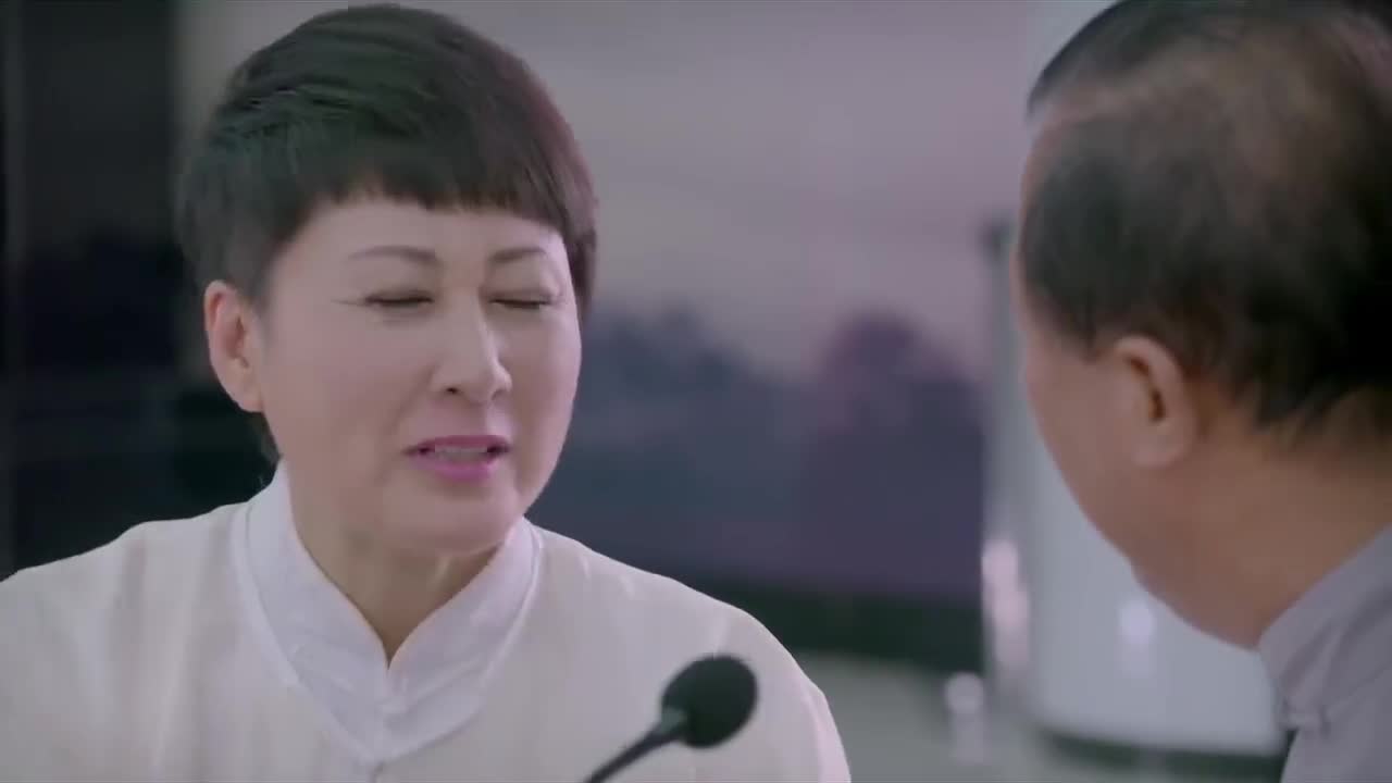 为您推荐: 外国评委故意为难,接下来中国大学生这段表演,太长脸!