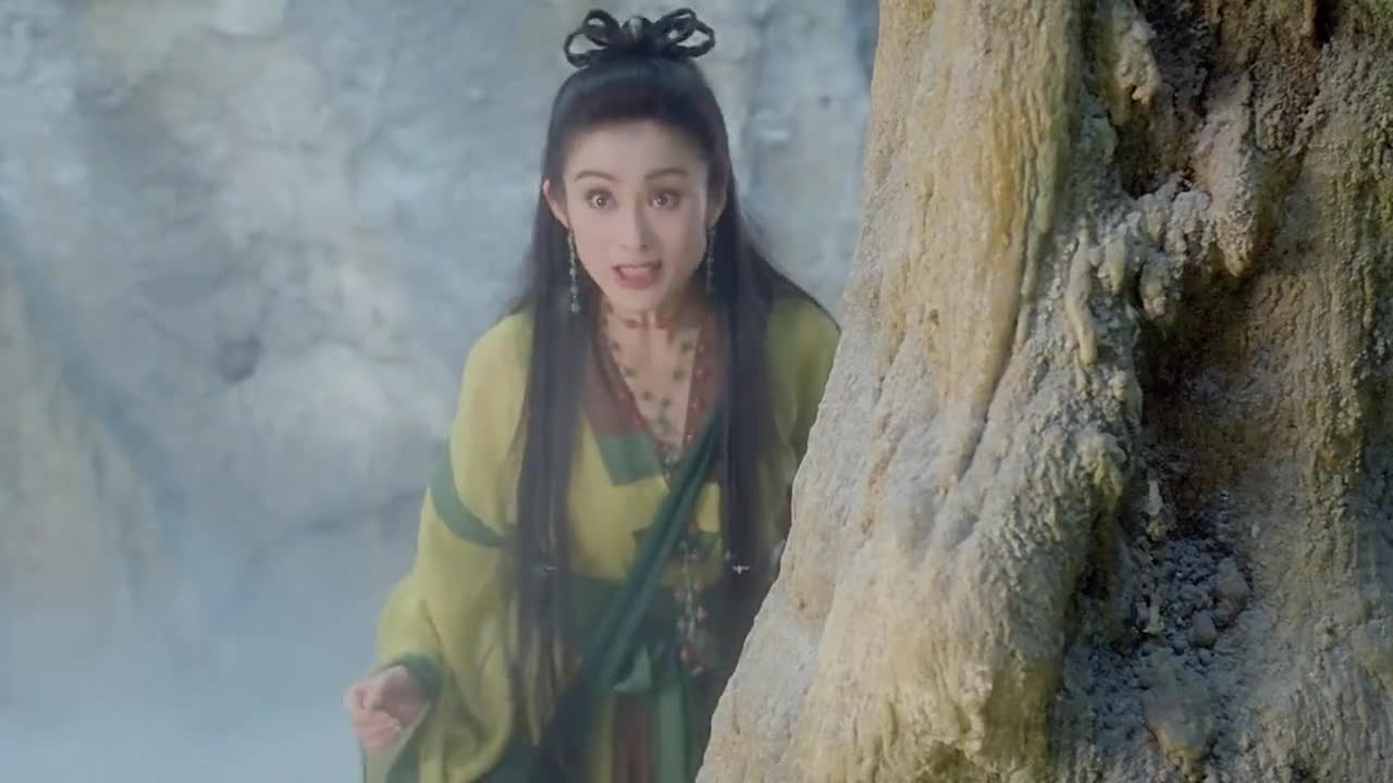 天山童姥与李秋水合力对付丁春秋,巩俐真是太美了!