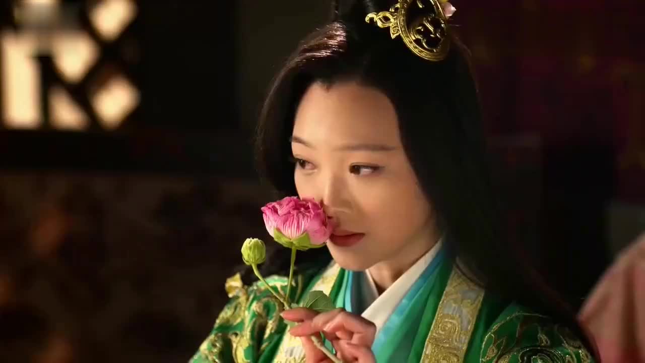 芈月传:魏美人嫌弃怀王身有异味,怀王大怒割她鼻子,可悲!