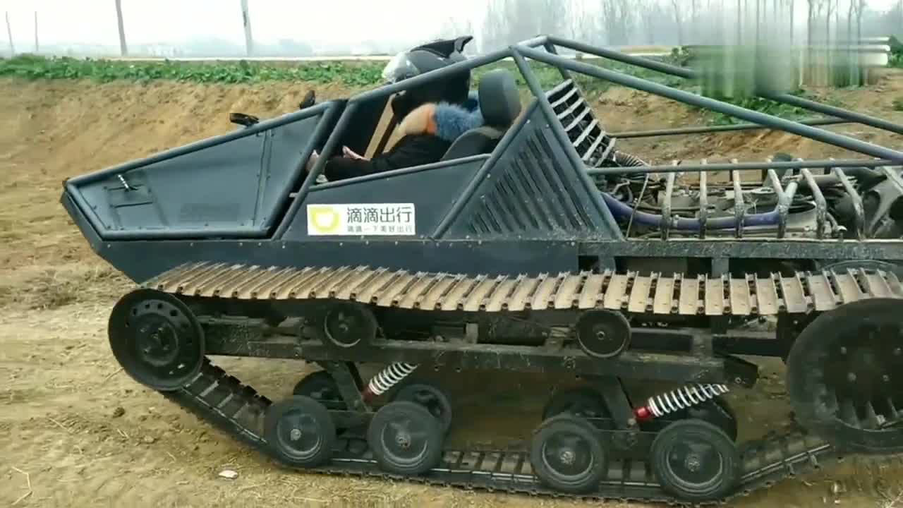 当女司机学会开履带越野车之后便一发不可收拾