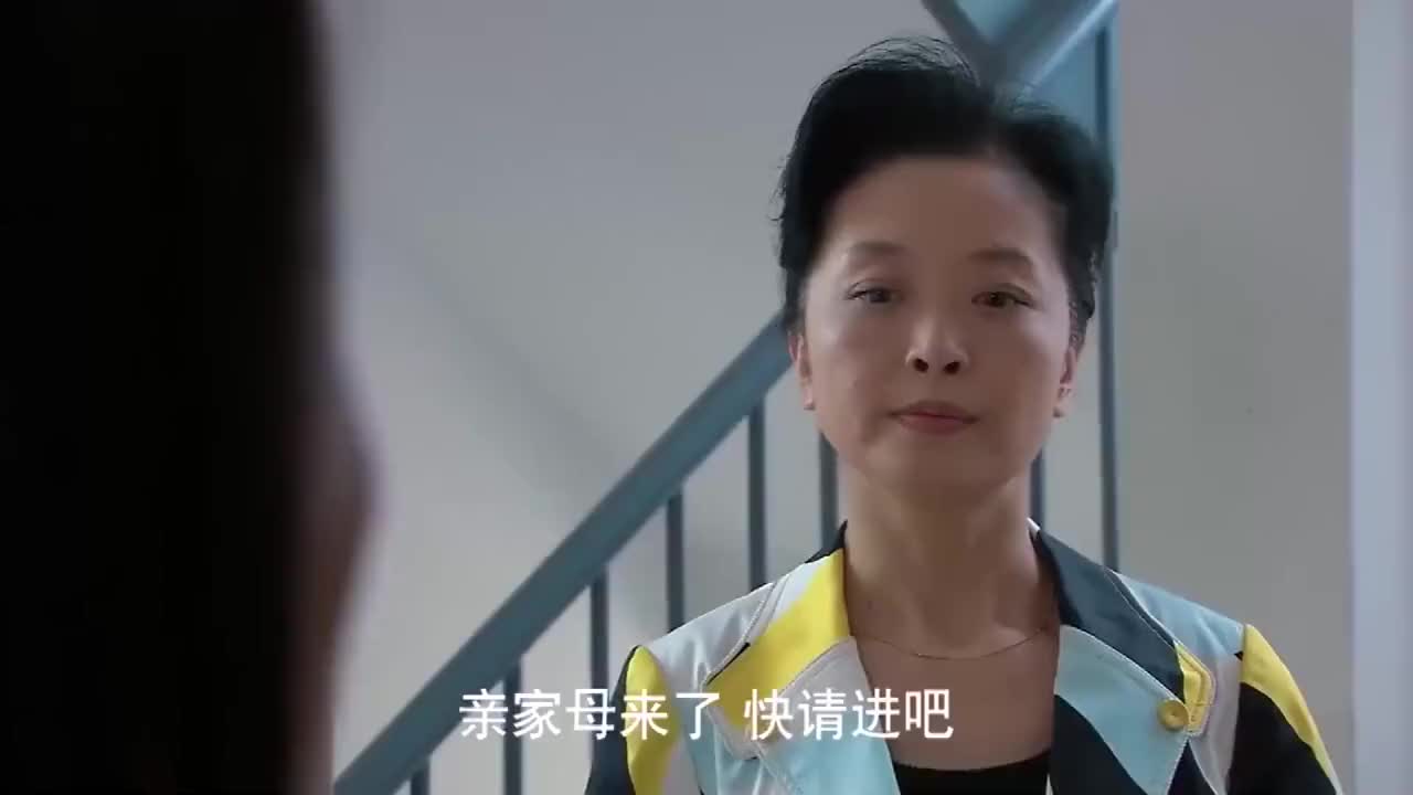 婚巢漂亮女博士相亲故意扮丑吓人不料对方开口咱们结婚吧