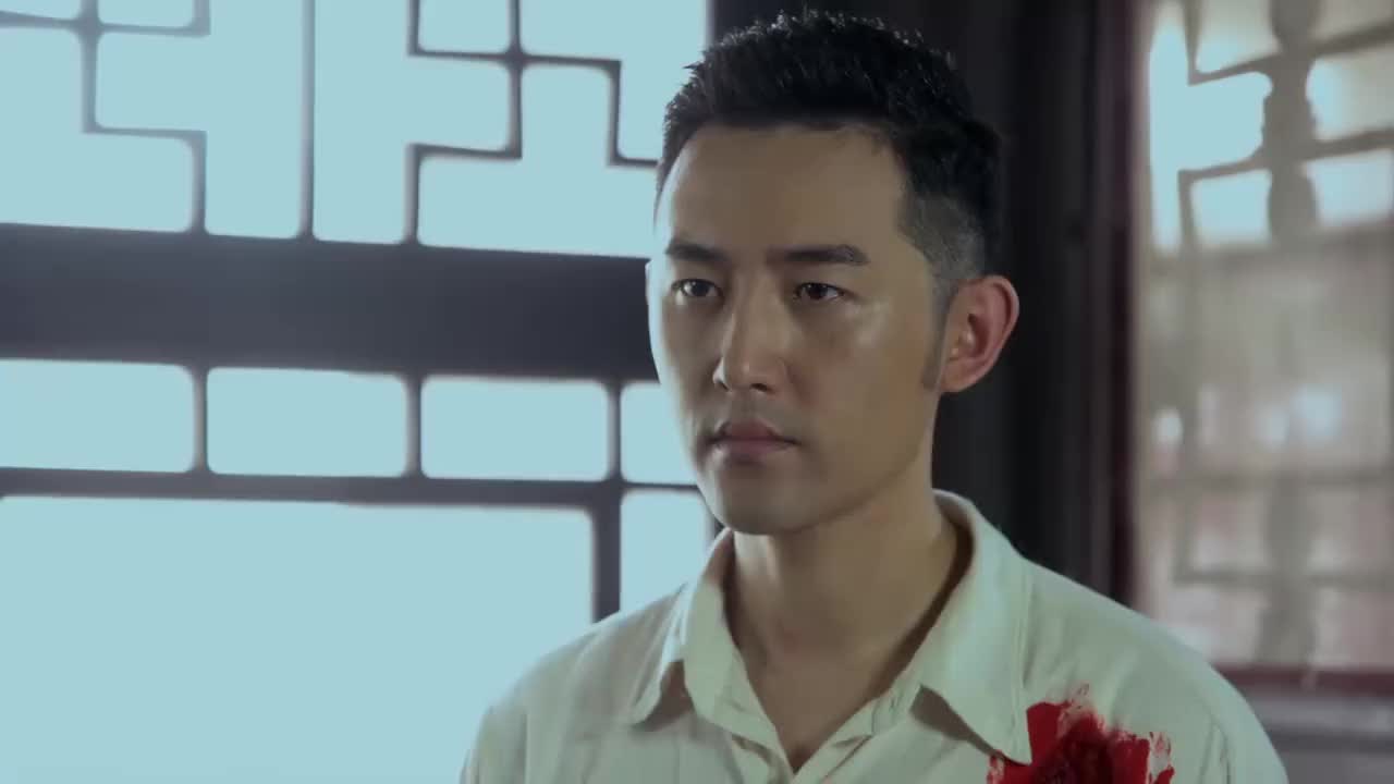 李三枪钟阿九挟持小秋月与奸细里应外合逃脱保安团追捕