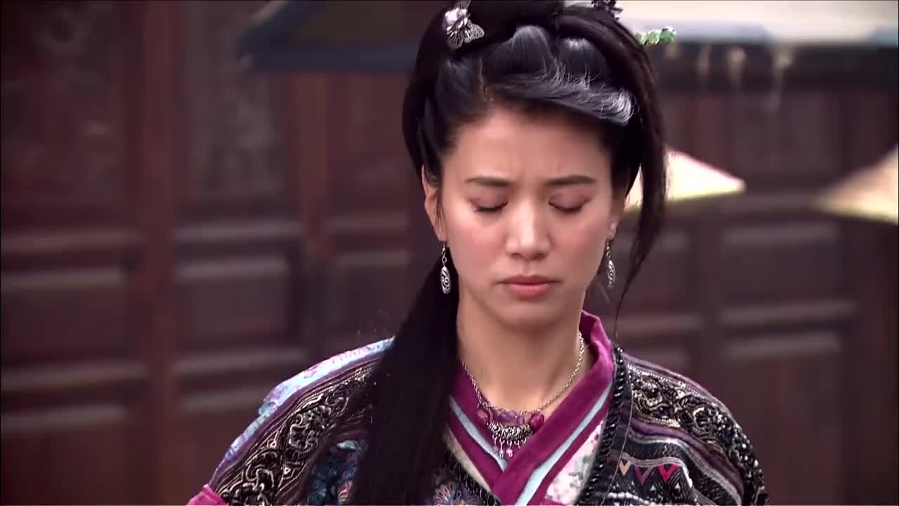 龙门镖局芳姑问糊糊秋月的事还问三金的事情