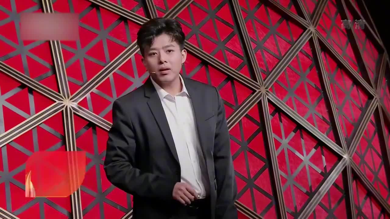 小品何欢送戒指给陈嘉男却被女老板截胡竟还动心了