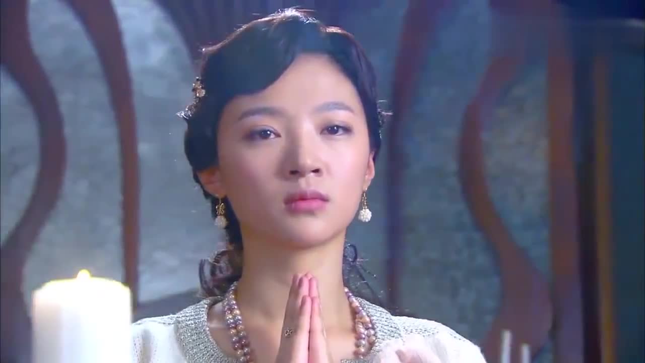 烽火佳人:将军回家,到了门口黎雪梅才知道,一脸心虚的表情