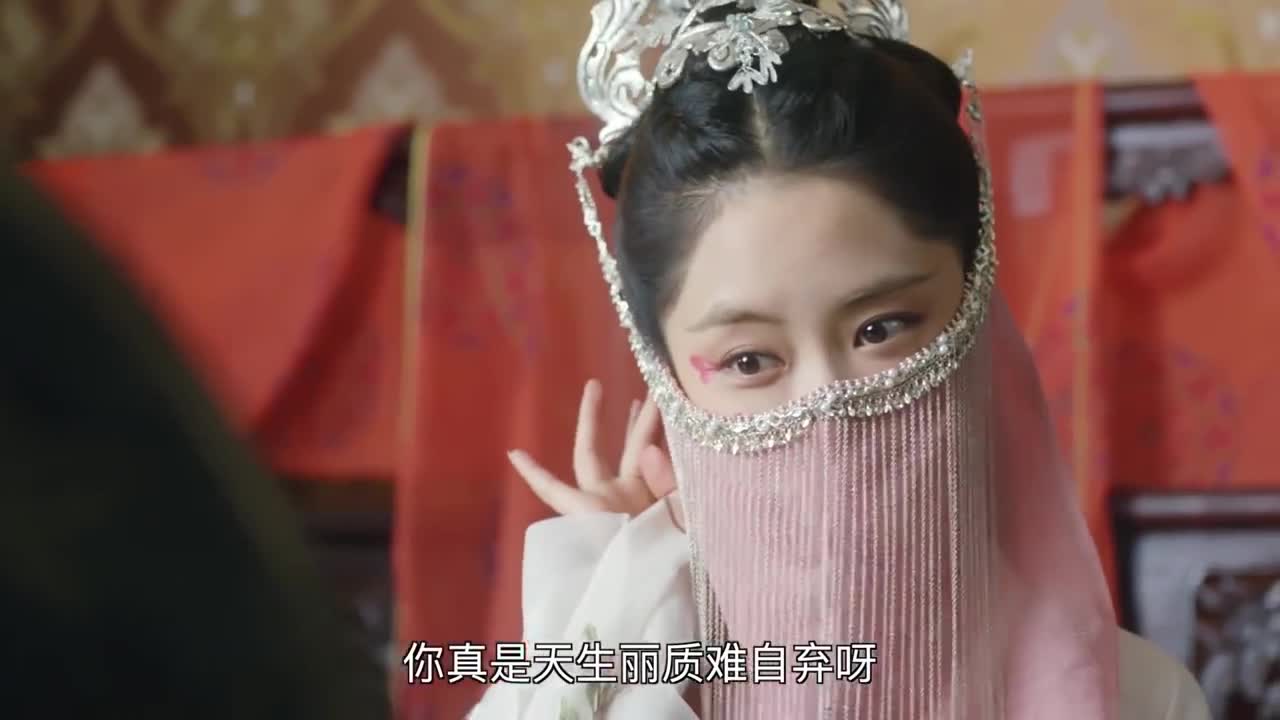锦衣之下今夏蒙着面纱弹奏箜篌琴声响起陆绎神色大变