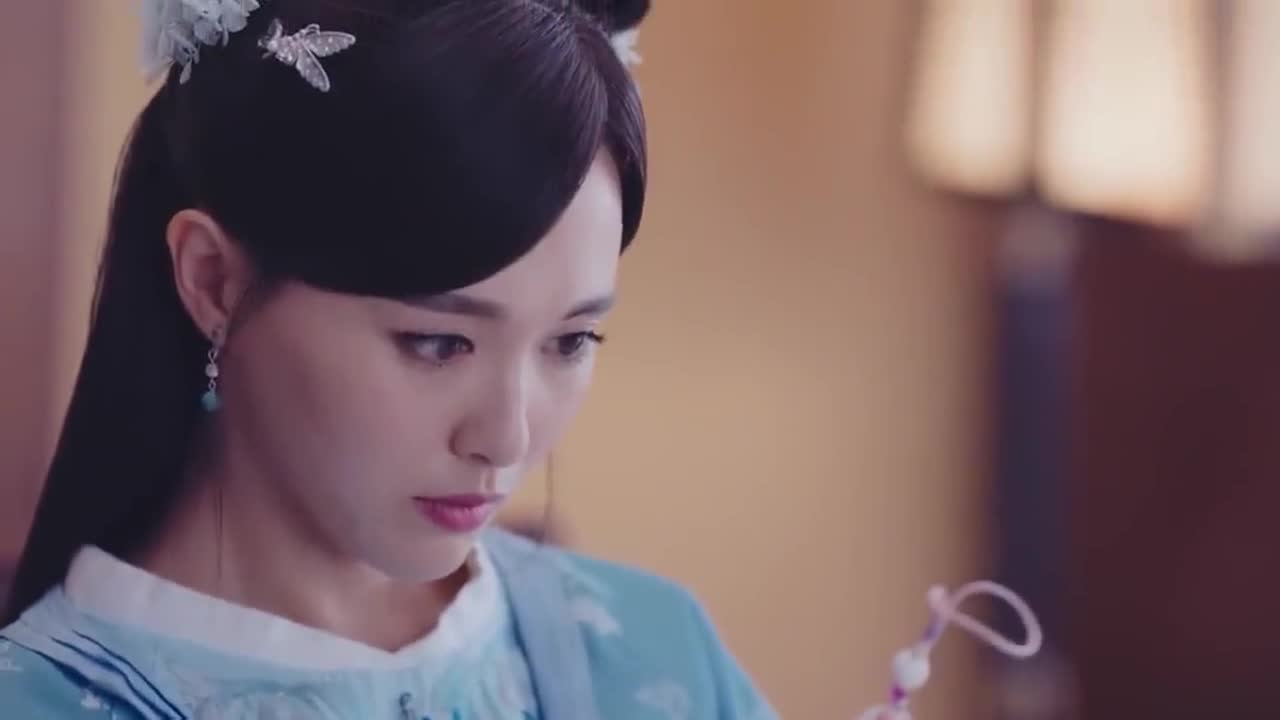 锦绣未央未央看着恩人的玉佩心中万分感慨物是人非啊
