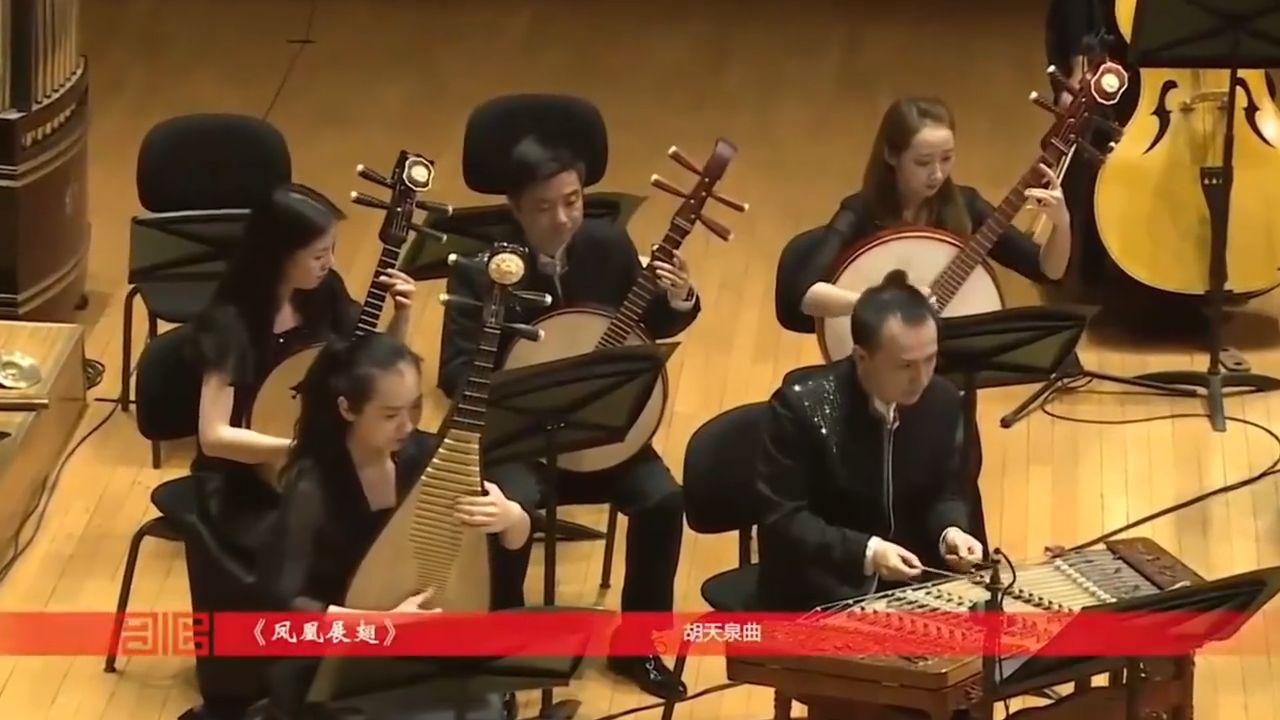 《小小竹排江中游》：小小排竹江中游，领略江上别样风光
