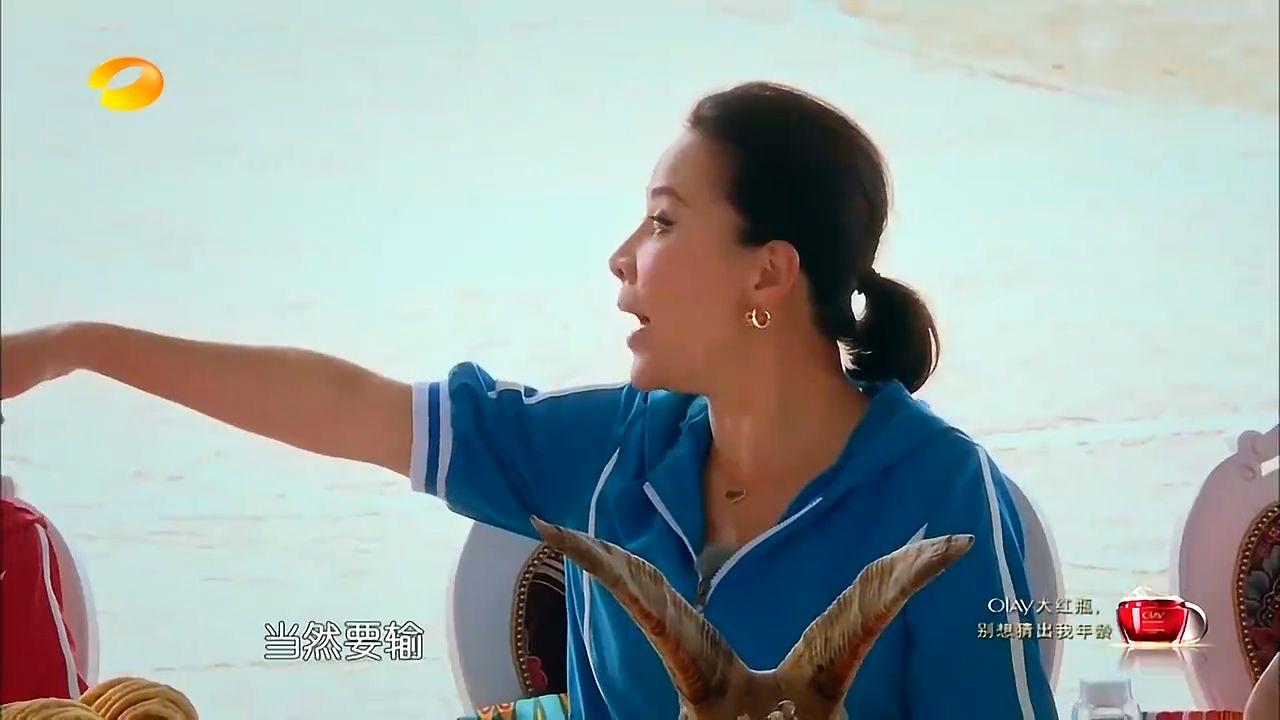 刘嘉玲上线主持公平，结果操作翻车，亲手坑惨自家队友