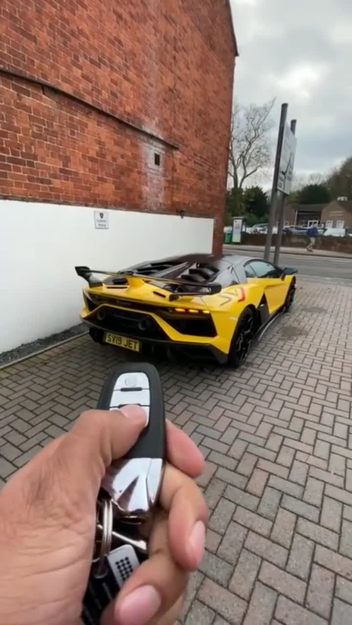 兰博基尼这车钥匙太低调了上车