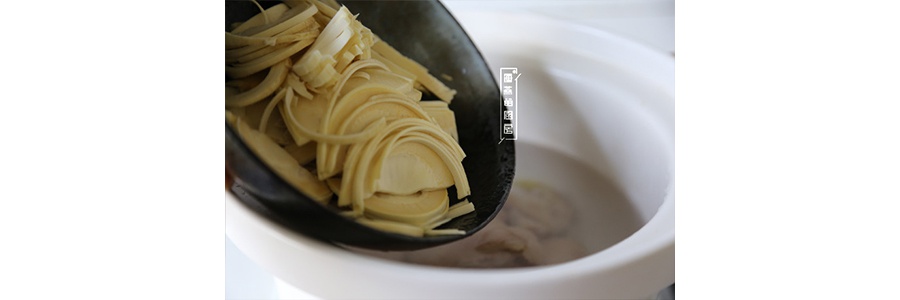 炖猪蹄要加这个菜，无比鲜美！