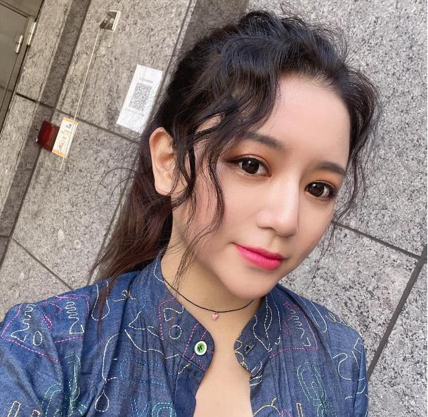 李妍瑾征婚是真的公布联络方式整晚手机响个不停