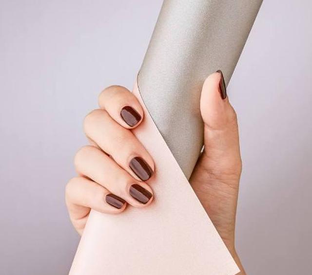 爱美的女孩们看过来，你们喜欢的指甲油是这样的历史休闲区蓝鸢梦想 - Www.slyday.coM