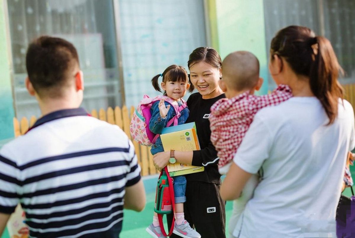第一天上幼儿园,为何有些孩子不哭?园长透露:家长早就做了准备