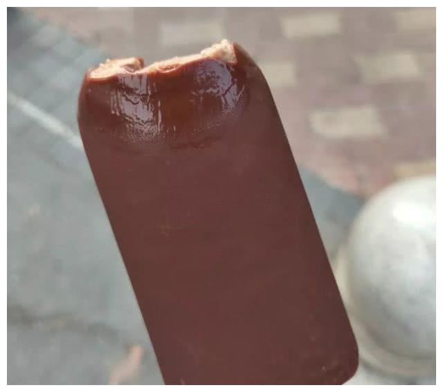 3,老式的冰棍,忘了都叫什么了,小时候最多的口味就是山楂和绿豆的,在