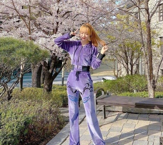 那些颜色显瘦又显白，<a href=