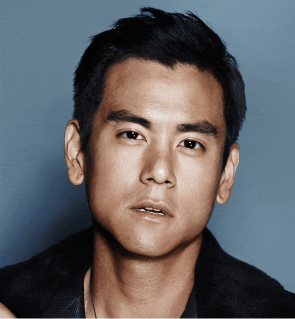 也就是我们常说的留长发"尴尬期",这不亚于彭于晏突然变成了宋小宝