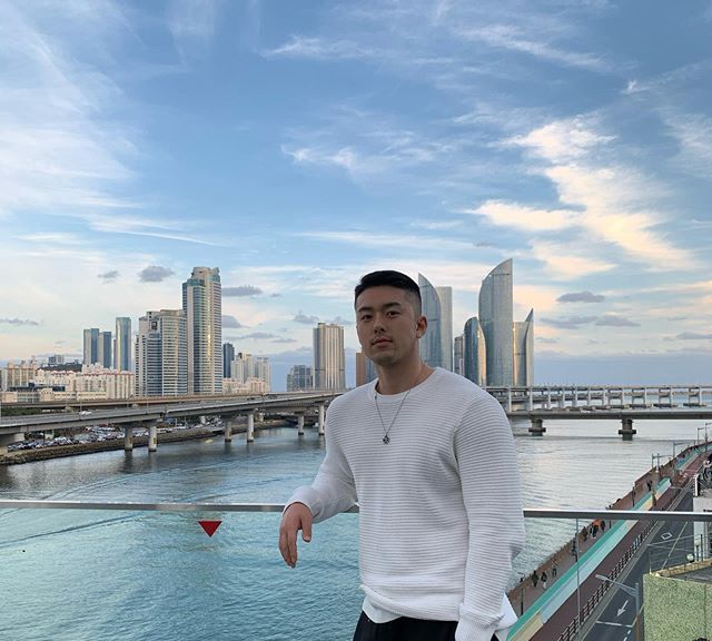 帅气儒雅的成熟男人是你喜欢的类型么