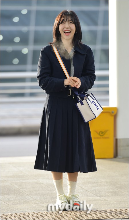 韩国女艺人朱贤英飞往<a href=