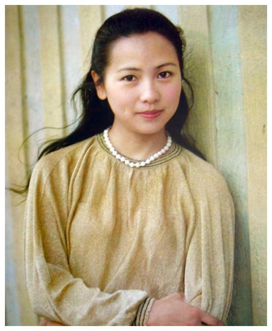 洪学敏,她是《喜盈门》中的仁芳,如今62岁了,依然还是单身
